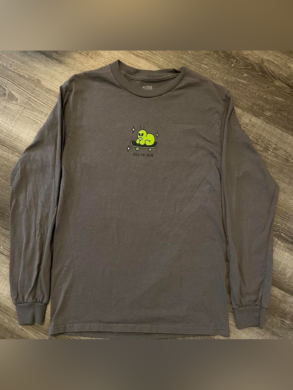 Charcoal Long Sleeve Tee with Neon Green Ollie-en Alien